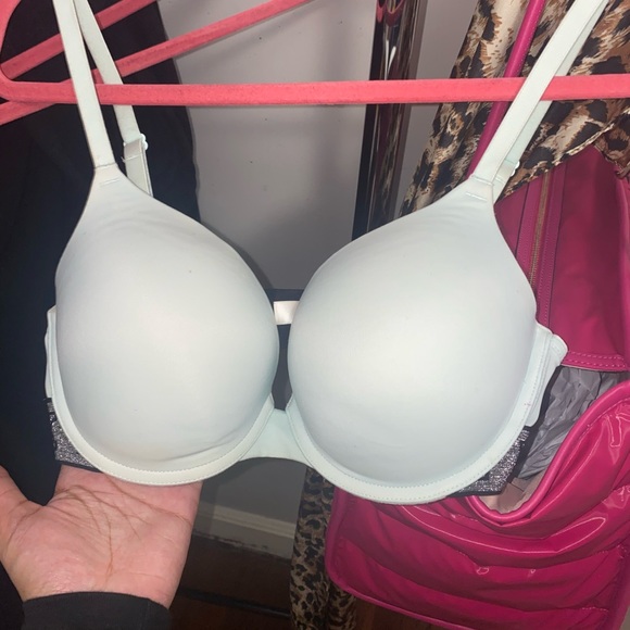 PINK bra - Picture 1 of 2